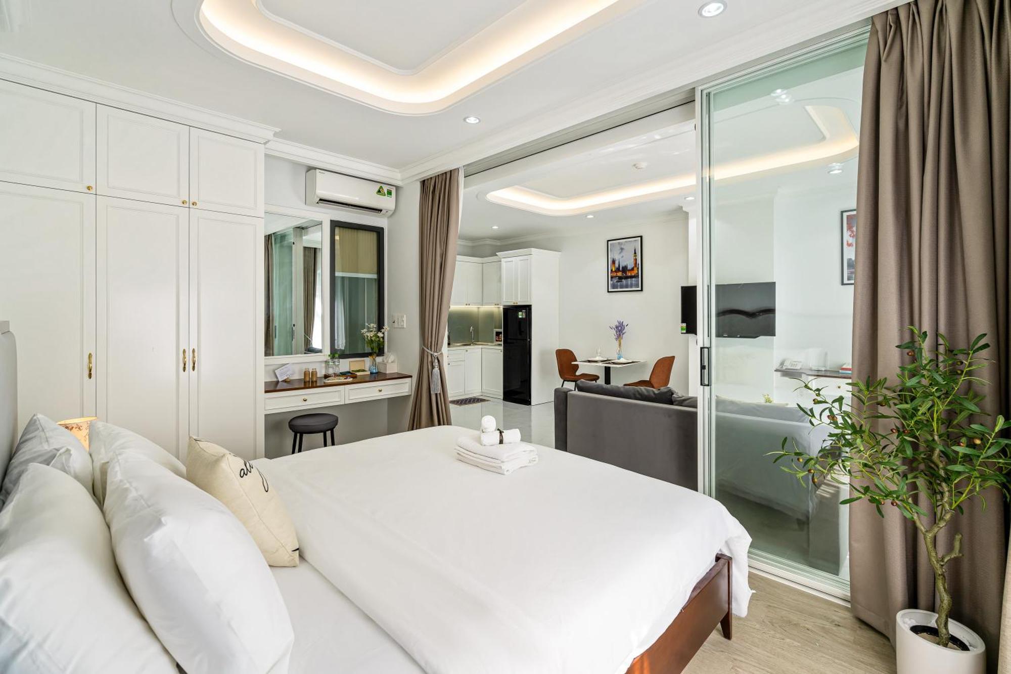 The Royal Homies - Phu My Hung Ho Chi Minh City